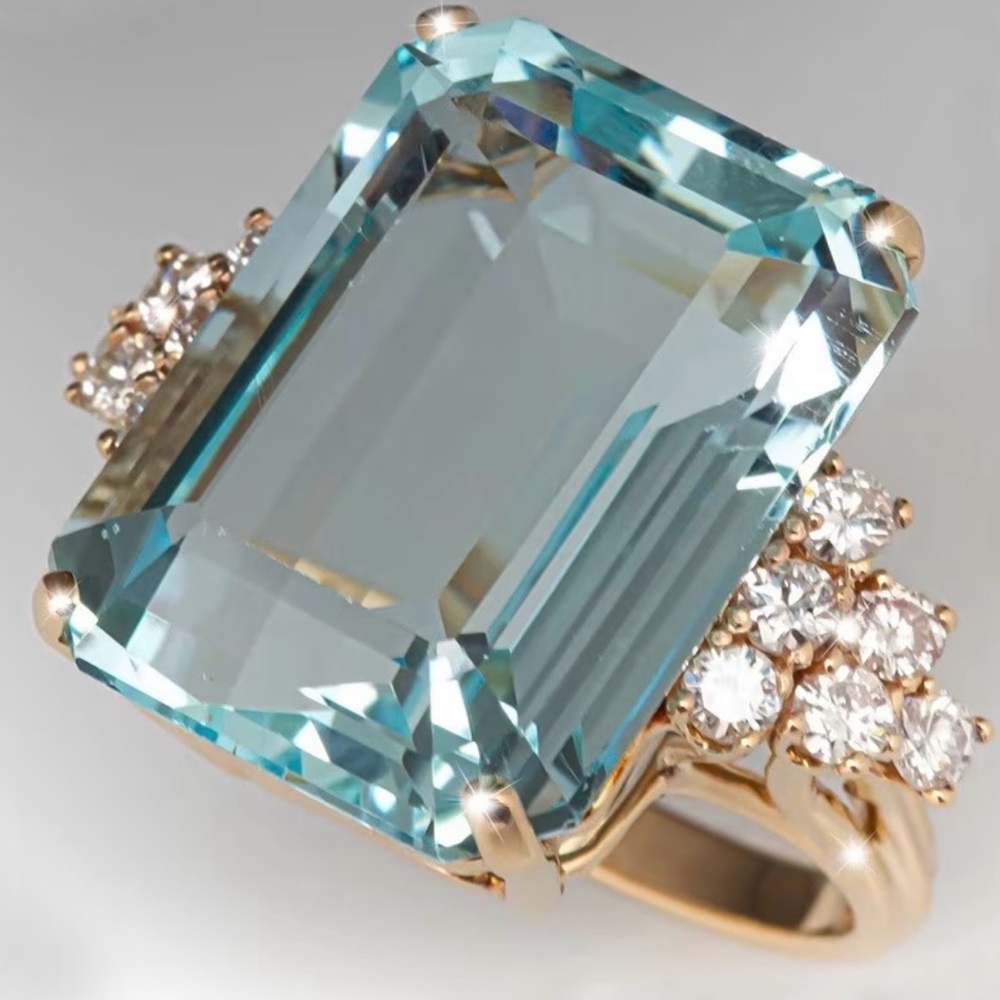 Elegant Aquamarine and Diamond Gold Ring sz 8 - Picture 4 of 8